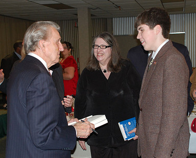 Bumpers/Pryor Democratic event in Russellville Arkansas-20091008-Dale Bumpers with Lynn Wiman and Garrett Oates © Pryor Center for Arkansas Oral and Visual History, University of Arkansas