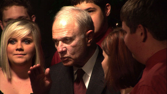 Bumpers/Pryor Democratic event in Russellville Arkansas-20091008-Pryor with Students © Pryor Center for Arkansas Oral and Visual History, University of Arkansas