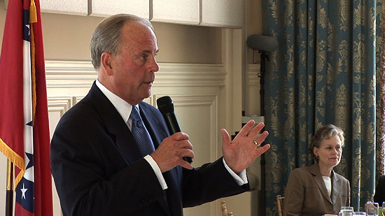 Mack McLarty at the Little Rock Political Animals Club. August 7, 2007 © Pryor Center for Arkansas Oral and Visual History, University of Arkansas