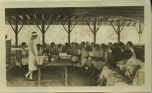 Food preservation demonstration at women's rest camp near Princeton, August 1930; Dorris Vick Collection MC961 © Pryor Center for Arkansas Oral and Visual History, University of Arkansas