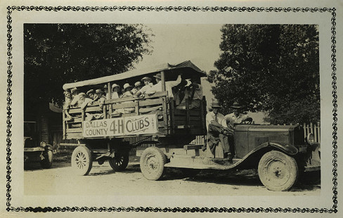 Dallas County 4-H group heading for camp in Fayetteville; Dorris Vick Collection MC961 © Pryor Center for Arkansas Oral and Visual History, University of Arkansas