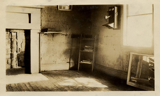 Kitchen before renovation, ca. 1929, from the Kilkare Home Demonstration scrapbook; Blanche Hanks Elliott Papers MC1272 © Pryor Center for Arkansas Oral and Visual History, University of Arkansas