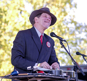 Bill “Watermelon Slim” Homans performs at the Arkansas Blues and Heritage Festival; 2006 © Eric Gorder 2006; egorder@gmail.com